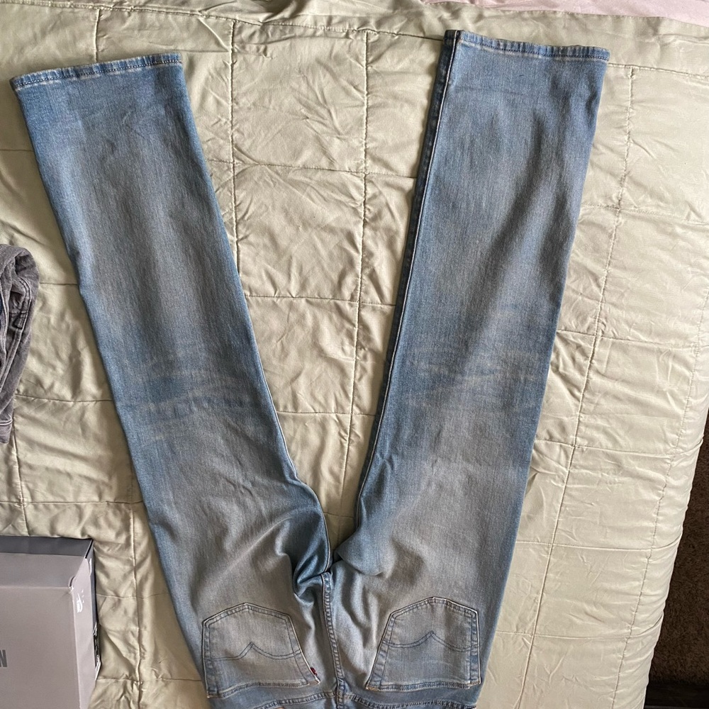Light blue levi 501